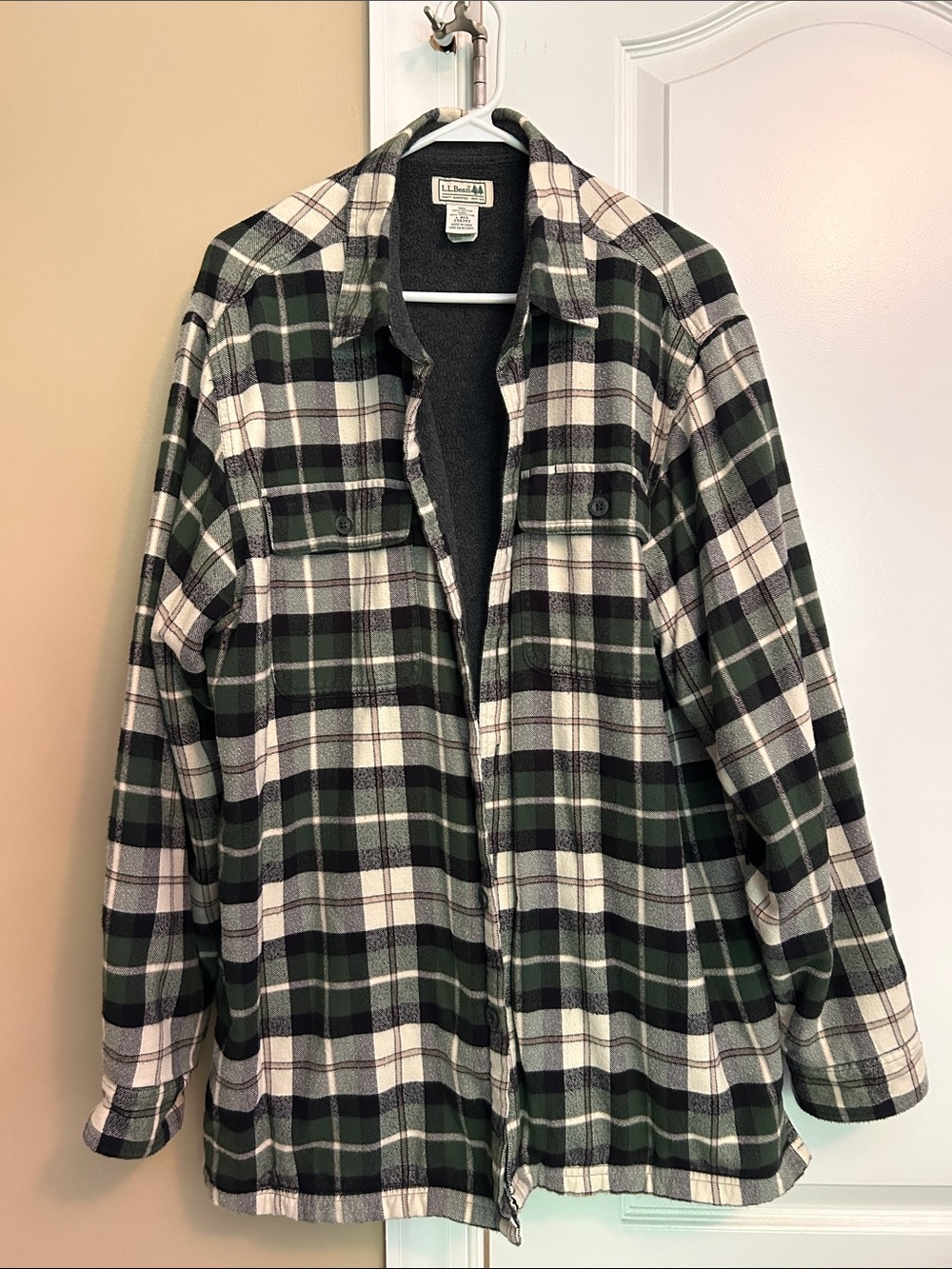 L.L. Bean Men's Dark Green and White Flannel fleece lined  Jacket